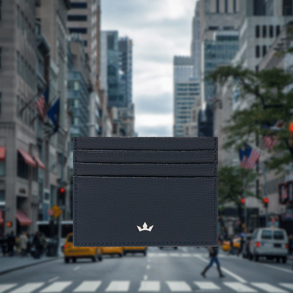DISCOVER THE NEW AWARD 6CC CARD HOLDER