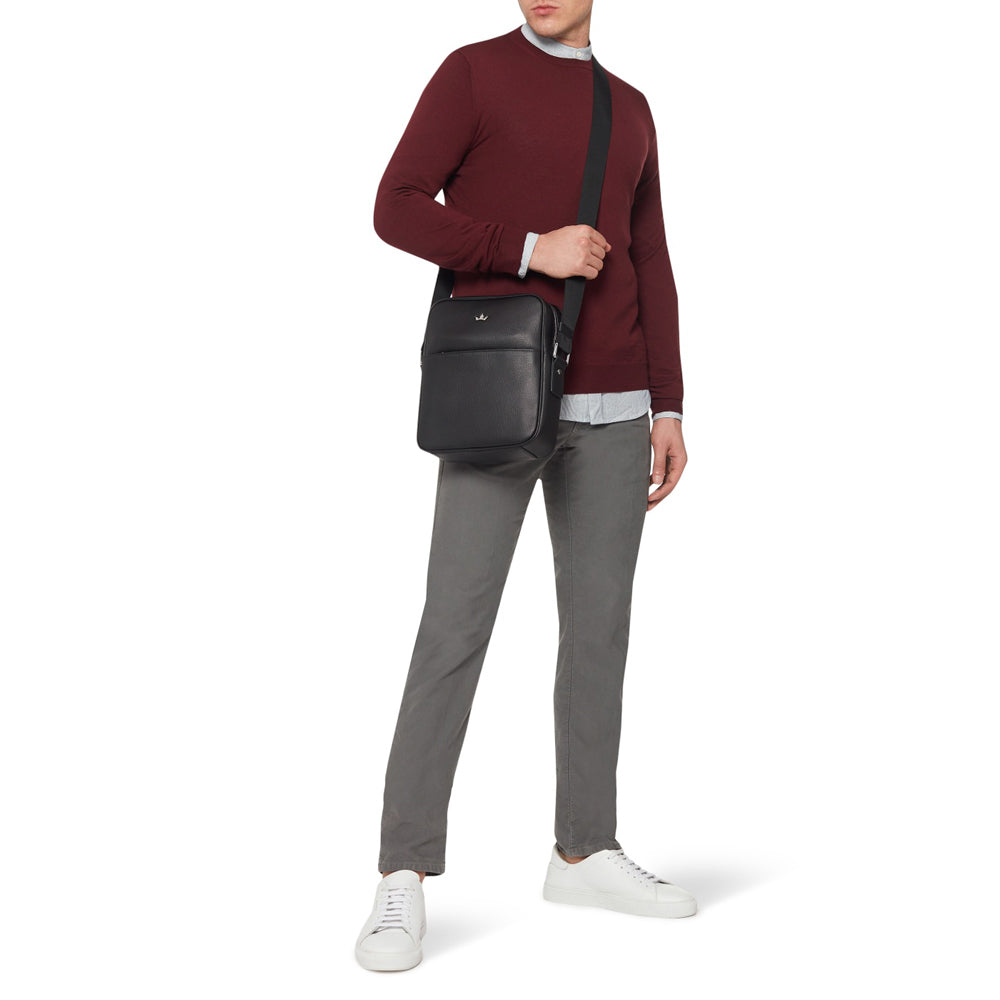 Award Messenger Bag > Italian Leather Black