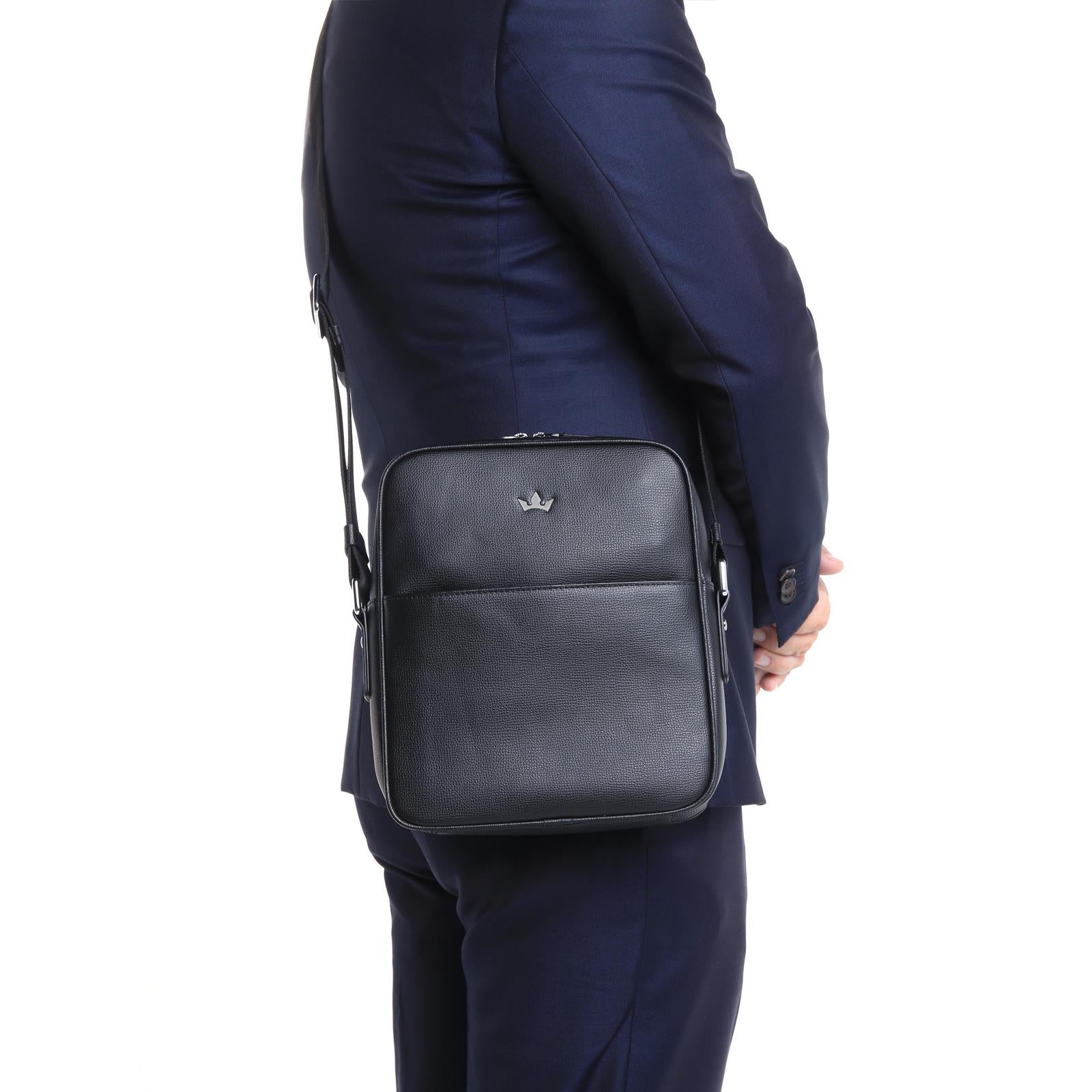 Award Messenger Bag > Italian Leather Black