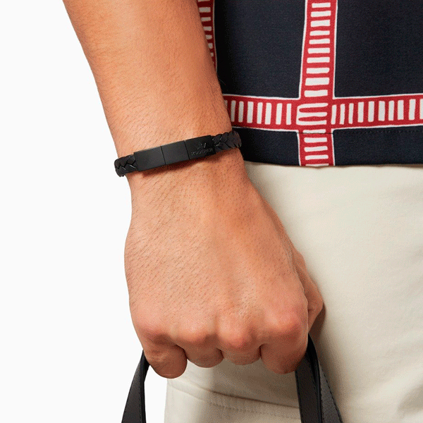 DISCOVER THE NEW ENZO BRACELET > WOVEN LEATHER